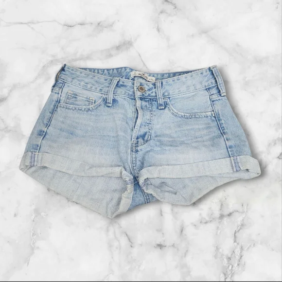 Hollister Shorts - Picture 2 of 5